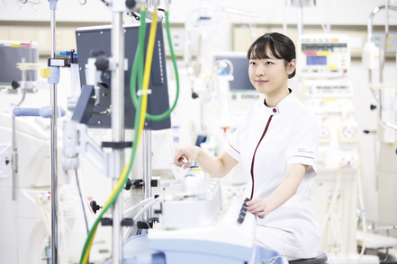 藤田医科大学 臨床工学技士は、患者さんの病態を把握して生命維持管理装置を適切に操作し、効果的かつ安全な医療を提供します