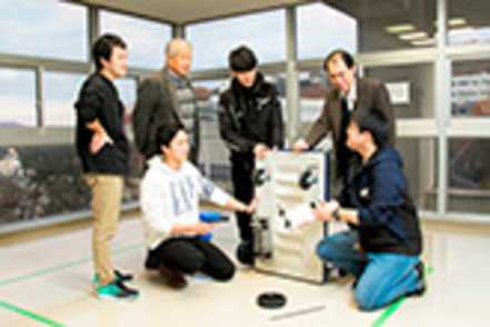 岡山理科大学 ものづくりを行うプロジェクトリーダーを養成