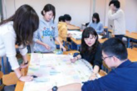 武蔵野大学 少人数の学修グループを作るなど、本学独自の国家試験対策で徹底サポート。