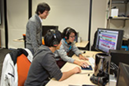 駿河台大学 メディア工房の編集機材はプロスペック。最新の映像・音響制作環境が備わっています