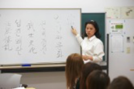 愛知淑徳大学 英語、中国語、韓国・朝鮮語など外国語による高度なコミュニケーション能力を養います