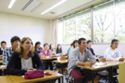 拓殖大学 「外国語×IT人材育成」を視野に入れたカリキュラムを構築