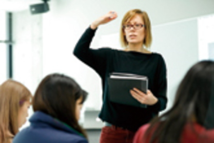 愛知大学 英語で行われる授業では、ネイティブレベルの高度な表現力とコミュニケーション力を鍛えます
