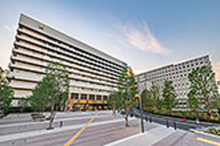 慶應義塾大学 慶應義塾大学病院と一体化した信濃町キャンパス。2022年には新しい病院棟も完成しました
