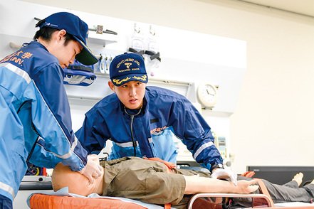帝京平成大学 命を救う最前線で活躍する救急救命士を目指します