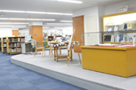藤女子大学 北16条キャンパス図書館は30万冊以上、花川キャンパス図書館は11万冊以上の蔵書が所蔵されており、相互利用が可能です。