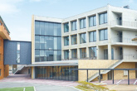 関西国際大学 学修プロセスに基づいて設計された看護学実習棟