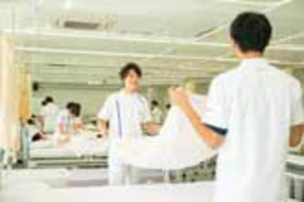 大阪青山大学 多様化する看護現場を学ぶ、専門的な実習室・設備を完備