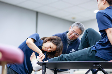 東京有明医療大学 鍼灸師・柔道整復師に加えアスレティックトレーナーや健康運動実践指導者をめざせます