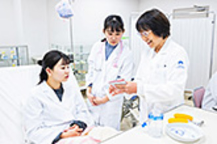 東京聖栄大学 管理栄養学科では、保健・医療・福祉等の分野で活躍できる知識・技術を兼ね備えた管理栄養士を養成します