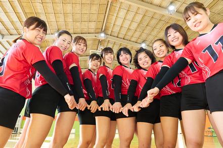 日本ウェルネススポーツ大学 スポーツ競技部やサークルの活動が盛んです。世界大会出場の他、日本選手権、国体、各種大会等で多くの実績を残しています。