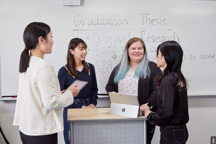 共立女子大学 GSEプログラム(選択制)という卒業必要単位の半分を英語の授業で取るプログラムを選択し、英語コミュニケーション力を習得します