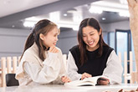 大阪産業大学 経済学、公務員、観光ビジネス、上級キャリアの4つのコースを開設。なりたい夢を後押しする学びのサポートが充実！