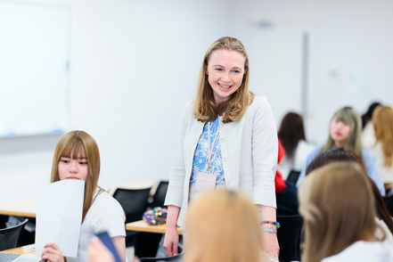 実践女子大学 英語の授業/日本人教員と外国人教員による授業で、実践的なコミュニケーション力と英語運用能力を伸ばします