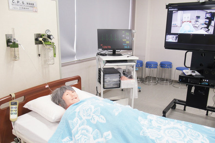 東邦大学 [SCENARIO]成人期以降のあらゆる患者設定に対応できるSCENARIOを導入。シミュレーション・ラボで臨床現場での実践を体験できます