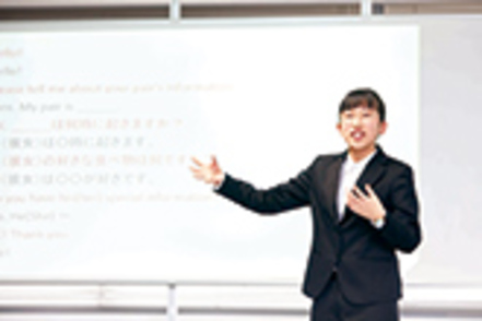 四天王寺大学 オールイングリッシュ型の授業を担うため、語学力を高め、英語によるコミュニケーションの取り方を学びます。