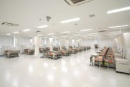 摂南大学 最新装置を完備し、少人数・実践的な実習を行います。