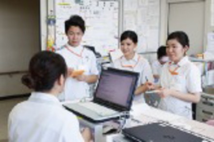 摂南大学 大阪府枚方市の4つの中核病院と連携し、ハイレベルな臨地実習を展開しています。