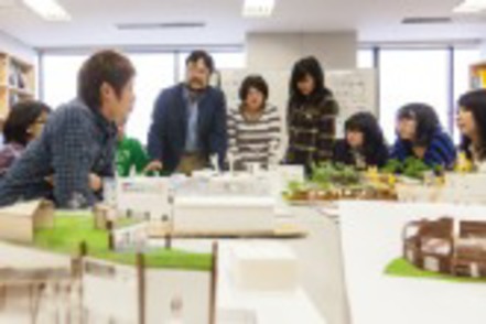 摂南大学 少人数による実験・実習により、実践力、応用力を高めていく。