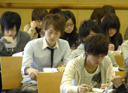 青森公立大学の特長２