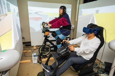 秋田大学 高齢者等の運転能力を検査する装置の開発