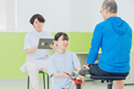 新潟医療福祉大学 【義肢装具自立支援学科】世界最高水準の実習環境で、義肢装具士(国)と福祉用具関連資格の同時取得を目指します