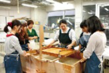 京都精華大学 専攻ごとに設けられた専門の施設・設備は全国でもトップレベル。充実した制作環境が整っている