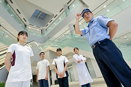 京都橘大学 複数の医療系学科が集い、臨床現場で求められている「チーム医療」を学ぶ環境が充実