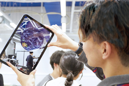 京都産業大学 ロボット、自動運転、環境技術など、めまぐるしく登場する先端技術やビジネス動向をAIを活用して探索。未来社会への関心を深める