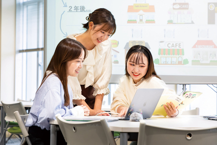 金城学院大学 徹底した少人数教育により、充実したプロジェクト・演習科目を実現