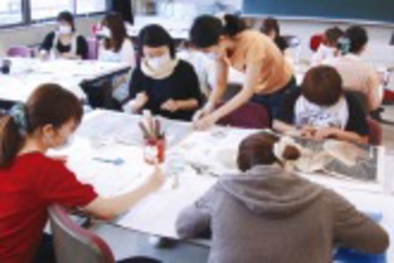 立命館大学 中学・高等学校の教員を目指す教職課程のほか、学芸員課程や図書館司書課程も設置。