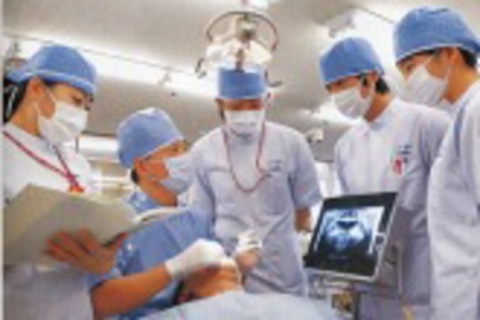 日本大学 多職種連携の広い視野と優れた臨床能力を持つ歯科医師を養成します。