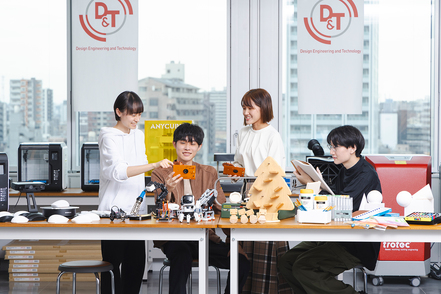 東京電機大学 多角的な視点を生かしてデザインプロジェクトを進めている様子