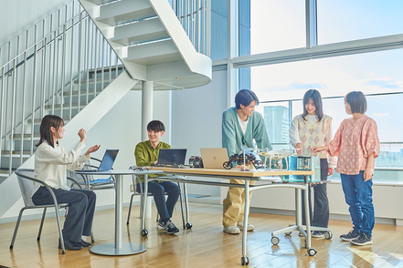 東京電機大学 実験・実習のチームワークを通して実践力を高める