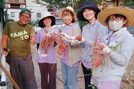 京都女子大学 地元農家と協力して栽培した京野菜を使い、企業と共同で地産地消やSDGs に配慮した学食メニューを開発。