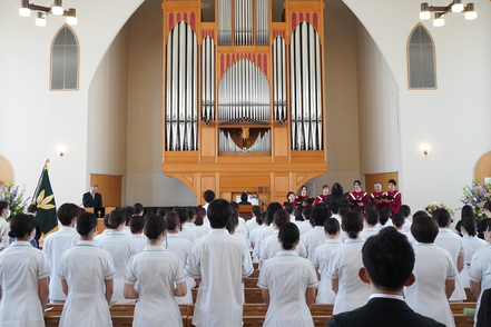 関東学院大学 派遣式は校訓「人になれ 奉仕せよ」の具現化の始まりの式典です。