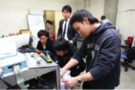 関東学院大学 全7コースでGXの実現や環境問題に貢献する研究に取り組んでいます。