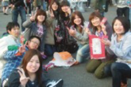 長崎国際大学 上級生が計画から食材選び、調理まで行う新入生歓迎会。この会を機に学生同士、学生と教員の距離が近づきます