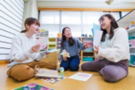 桜美林大学 学内には保育のプレイルームなどの実習室も。現場実習に行く前の訓練はここで。