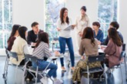 桜美林大学 ゼミでは、志望する業界・業種について詳しく学べます。