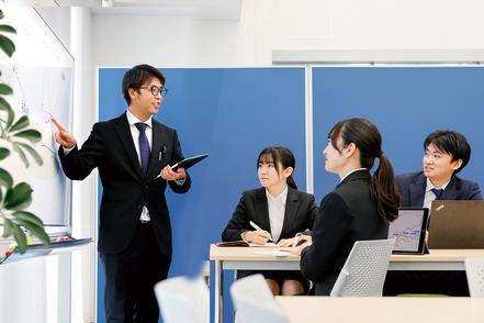 日本福祉大学 ゼミでは、医療に関する財務会計・管理会計など医療政策について学ぶ