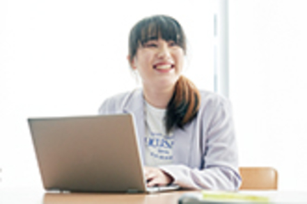 大手前大学 組み合わせて学んで、自分だけの学びを発見。主専攻を設定しても、ほかの専攻の授業も受けられるのが本学の学びの魅力。