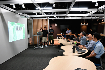 広島工業大学 広島県のDX担当者をお招きし、県が抱える色々な課題にアプローチするアプリケーションを設計し、成果を発表