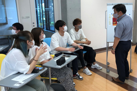 淑徳大学 民間企業と連携し、商品の企画開発や商品PR企画を提案。「アイデアを形にする企画構想力」を身につけることが出来ます。