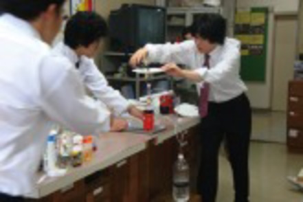 立教大学 中学・高校生を対象とした理科・数学の教育企画立案、教材作成を通して「科学」を伝えるスキルを育成する「理数教育企画」。