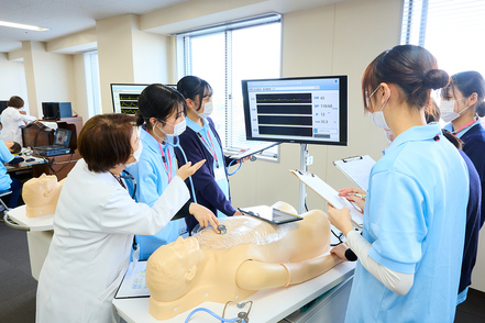 国際医療福祉大学 隣接する関連病院・高木病院内にある本学の教育施設「福岡シミュレーション医学センター」での実習が大きな魅力