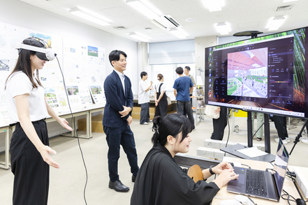 東洋大学 7号館にはスタジオ、ミニシアター、物創り工房、実験室などを完備しています。