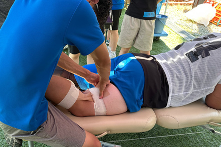 大阪保健医療大学 リハビリ×スポーツの学びとして、競技スポーツやパラスポーツの指導や支援を実践的に学びます。卒業後は認定コーチとして活躍!