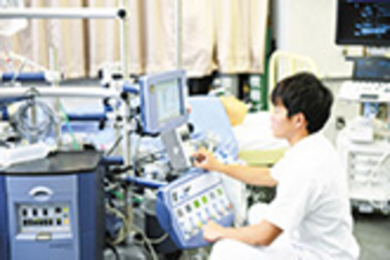 鈴鹿医療科学大学 臨床工学科/患者さまの命を支える数々の医療機器の操作・保守点検を学びます。