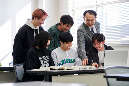 関西福祉大学 教育者、保育者になるための免許・資格取得に向けたサポートが充実し、複数の取得もめざせます